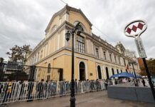 Universidad de Chile conmemora el Día del Libro entregando miles de ejemplares de Gabriela Mistral Libros Libres, Universidad de Chile